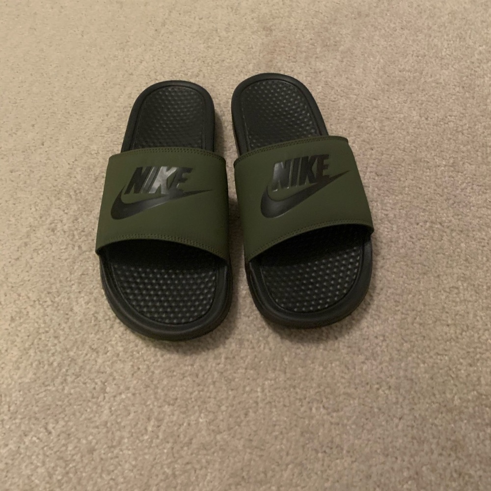 Nike slides
